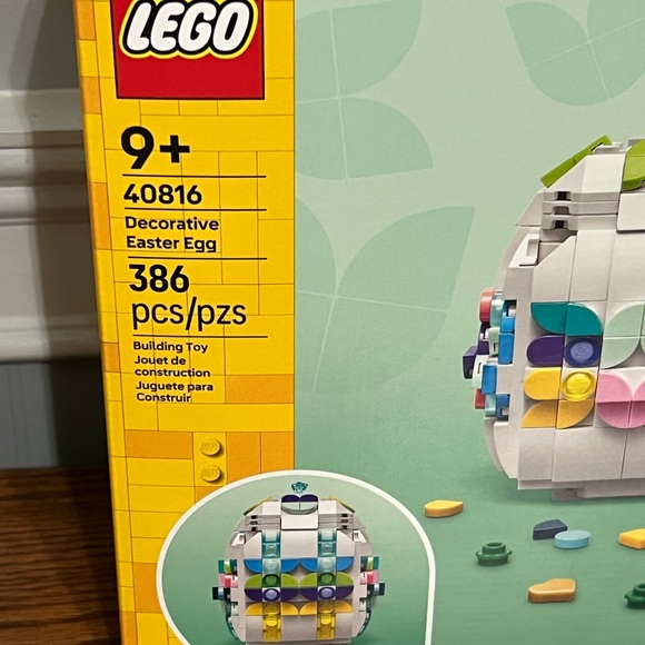 LEGO White Egg Building Set with Pastel Accents NWT - Picture 3 of 4